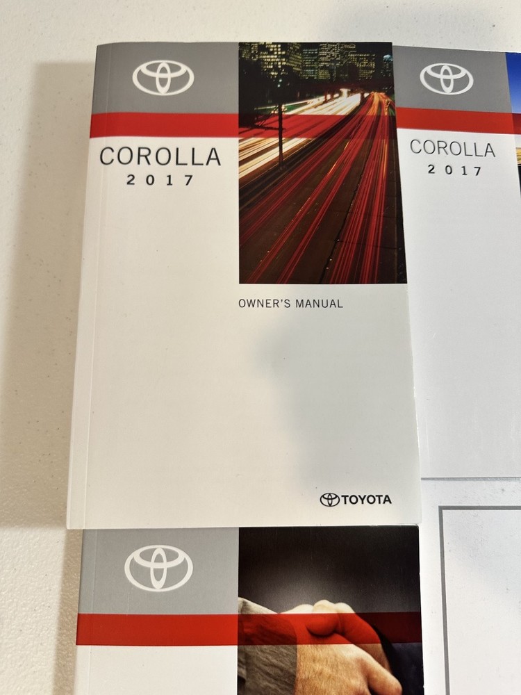 2017 Toyota Corolla Owner's Manual Set