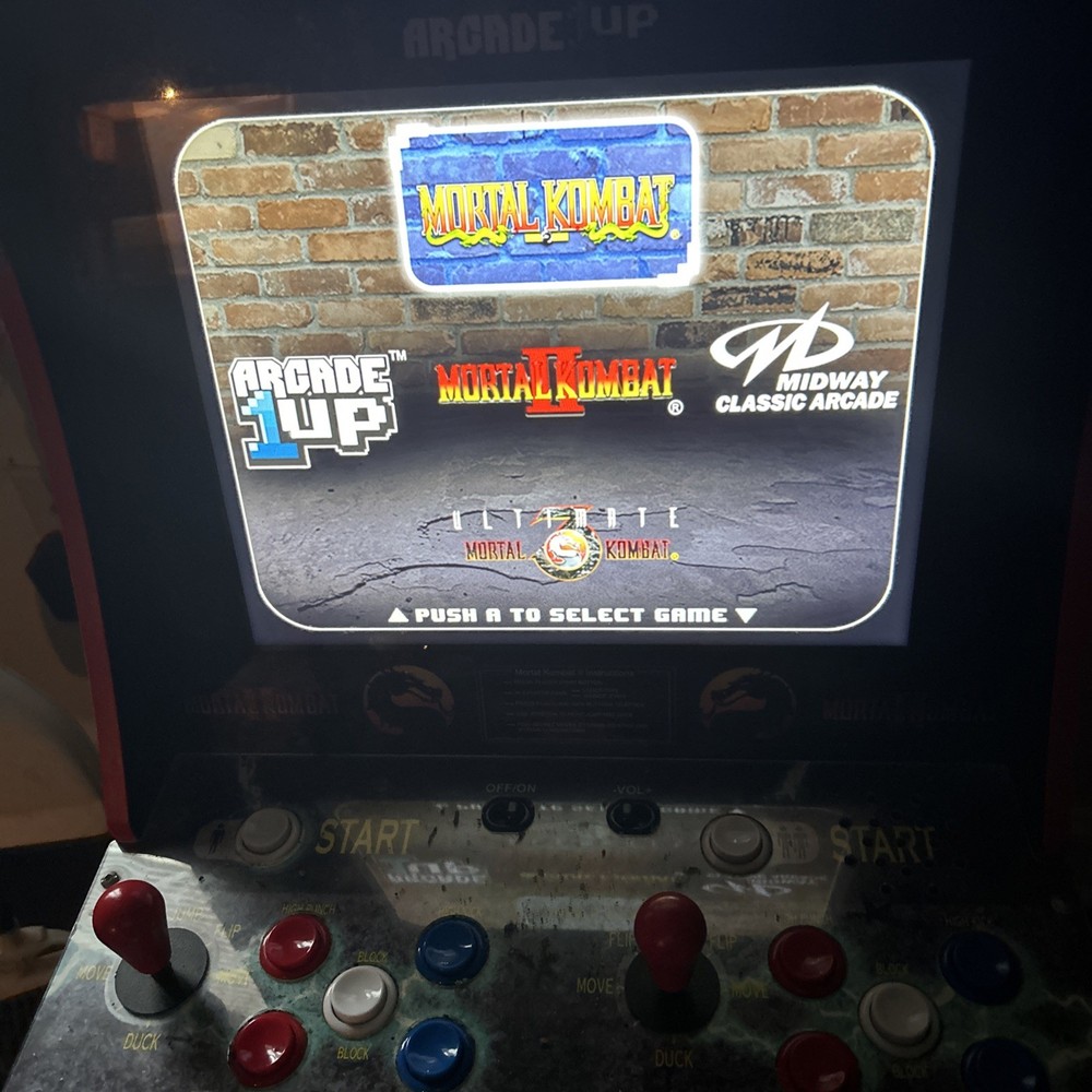 Mortal Kombat 2 Arcade Machine. Midway arcade 1 Up