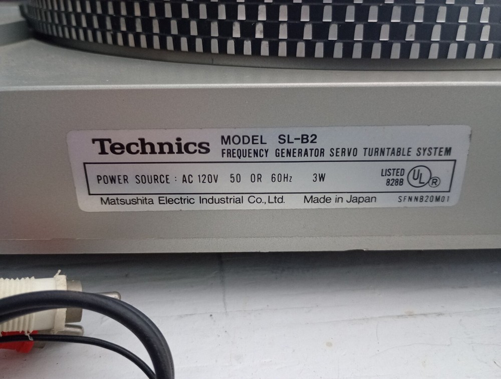 Technics SL-B2 Turntable - Silver Tested Working 17 X 14 X 5"