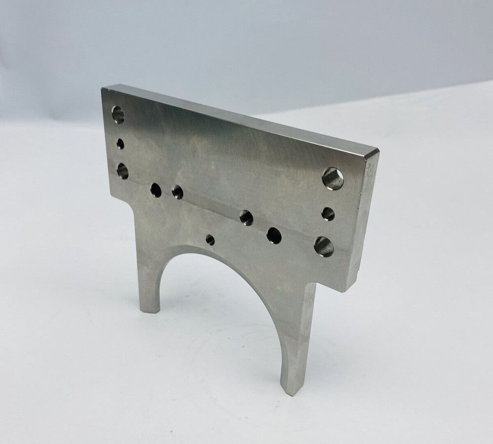 EA03-00519, Breton Lower Iron Clamp