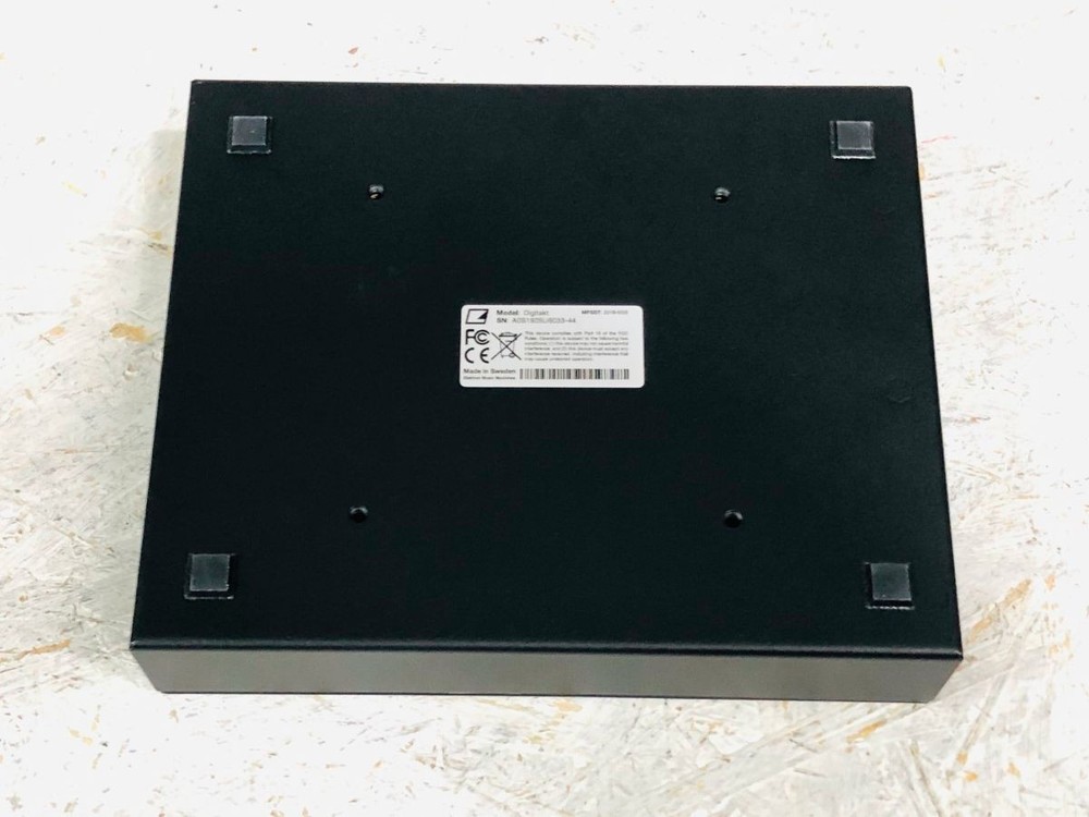 Elektron Digitakt 8-voice digital drum machine and sampler black