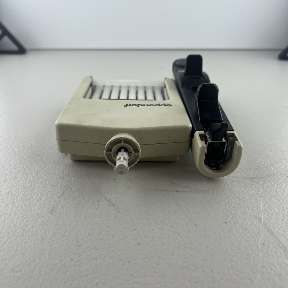 Eppendorf Repeater Pipette Model 4780 Repeating Pipette + 8 Channel Adapter