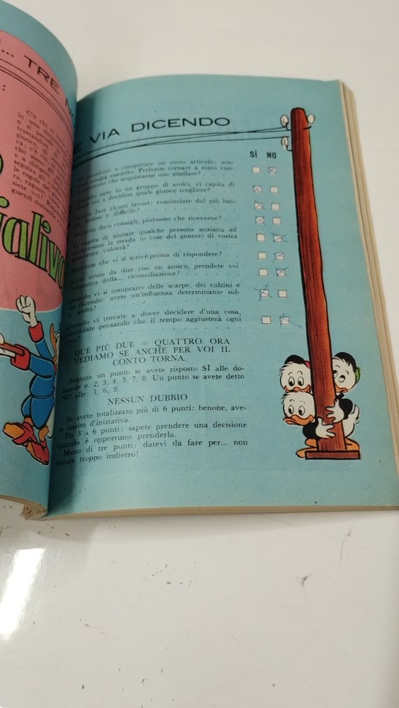 MICKEY MOUSE BOOKLET N 567 WITH BADGE - 1966 READ