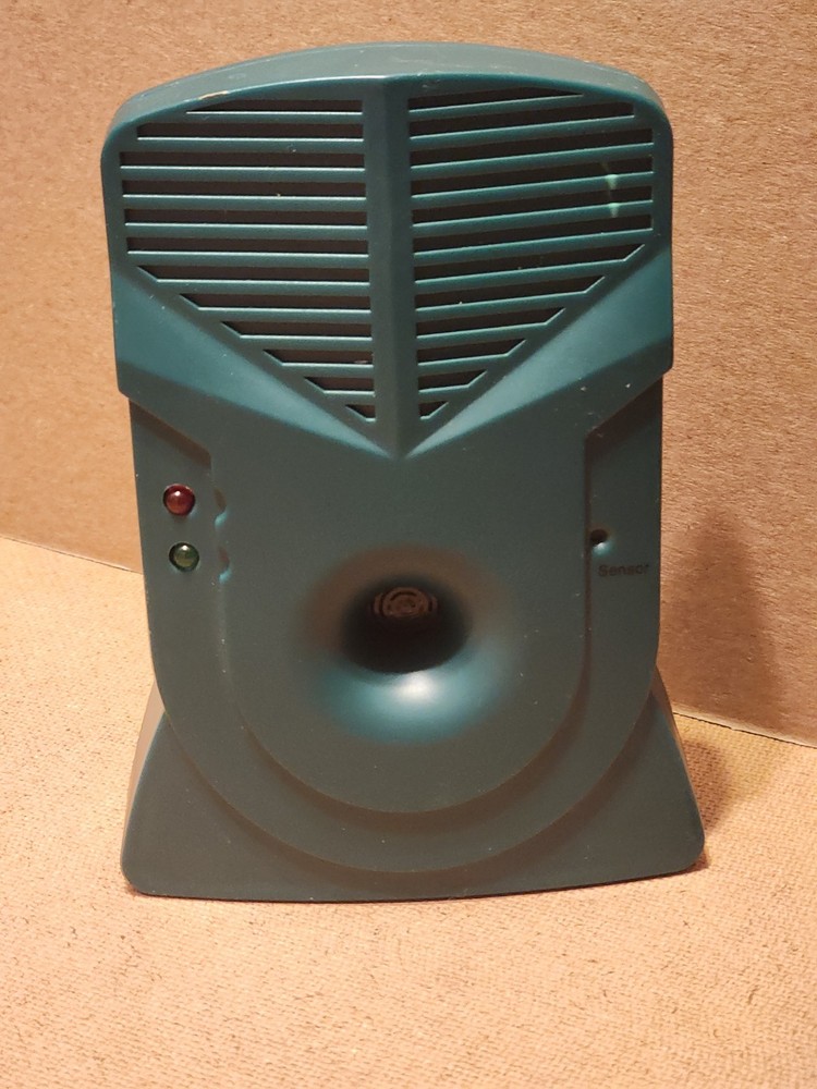 Good Life Bark Control Pro Ultrasonic Bark Control Transmitter with power supply