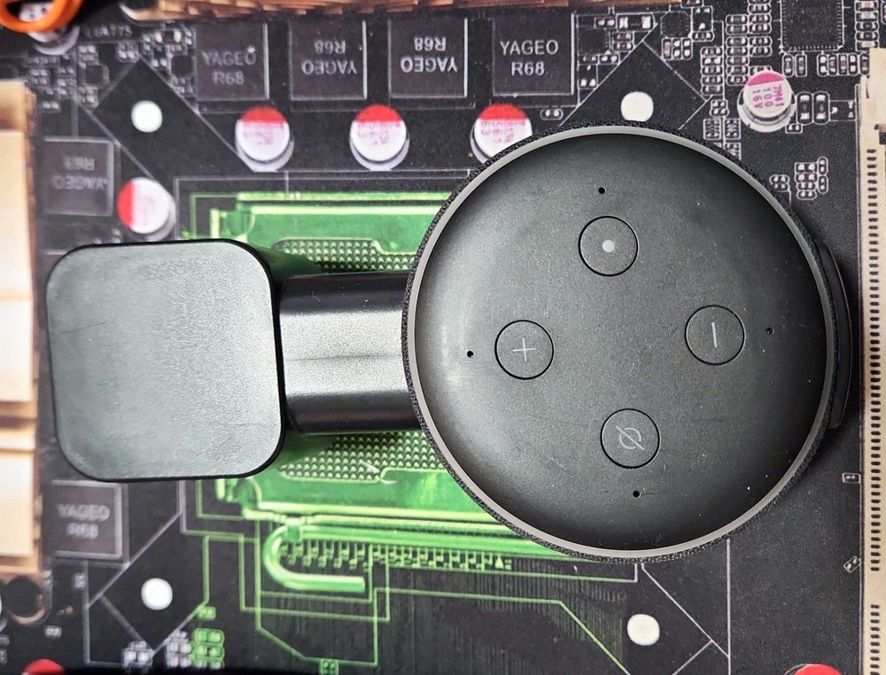 Amazon Echo Dot in good condition