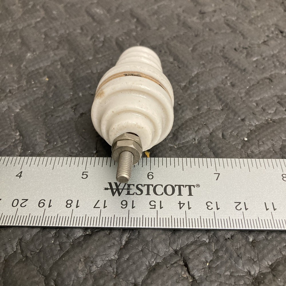 3.5” Ceramic Feedthru Insulator
