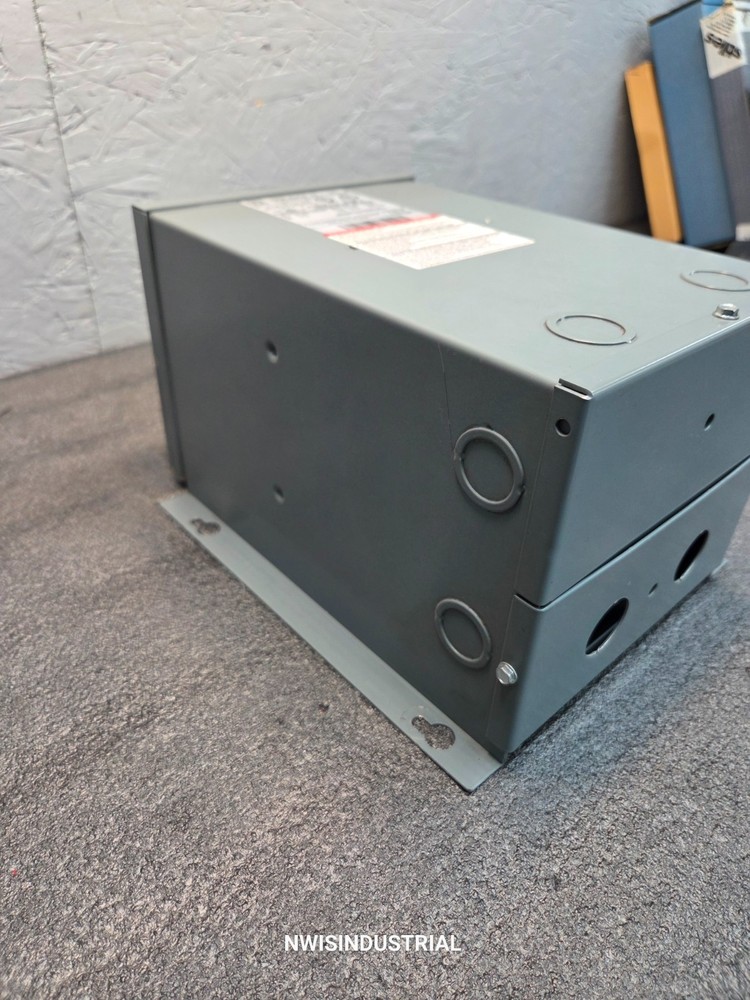 SQUARE D 3SQ58110 SINGLE PHASE TRANSFORMER, 3 KVA, 3R
