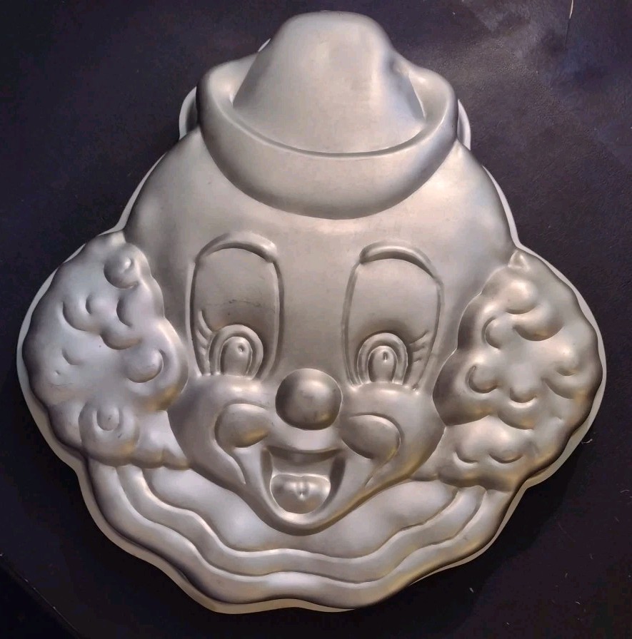 1989 Wilton Clown Cake Pan