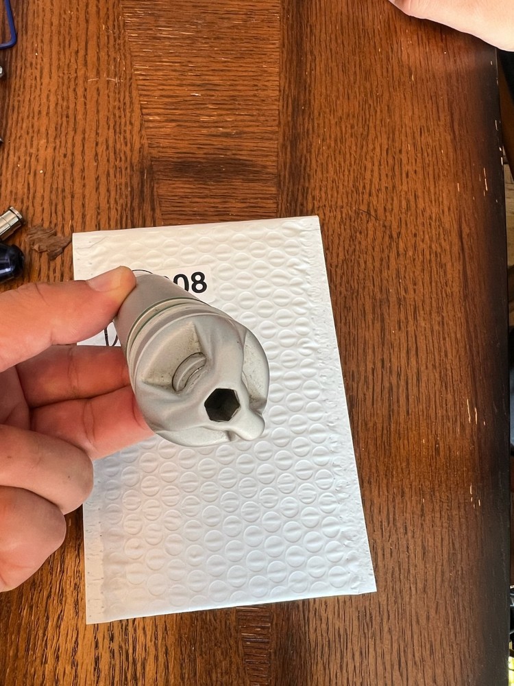 Dye DM13 Bolt