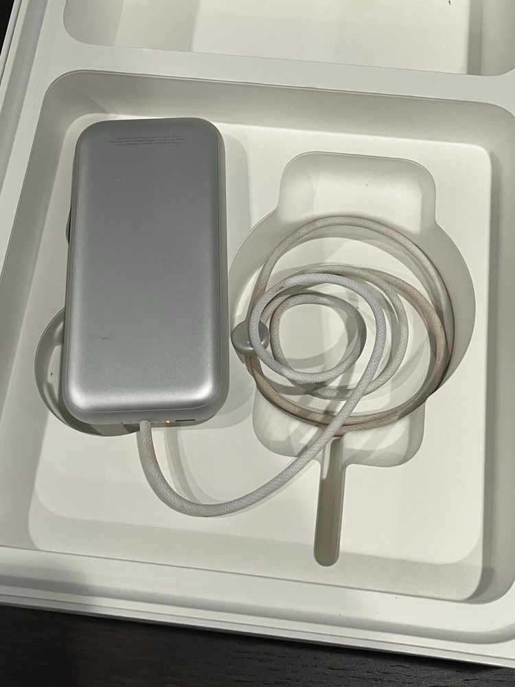 Apple Vision Pro - M2 - 256GB - MQL83LL/A - A2117