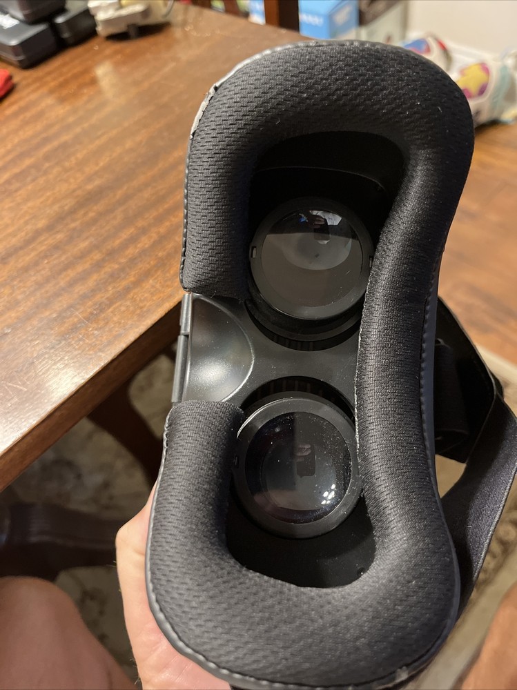 TZUMI DREAM VISION VIRTUAL REALITY VR SMARTPHONE HEADSET BLACK IOS/ANDROID READY
