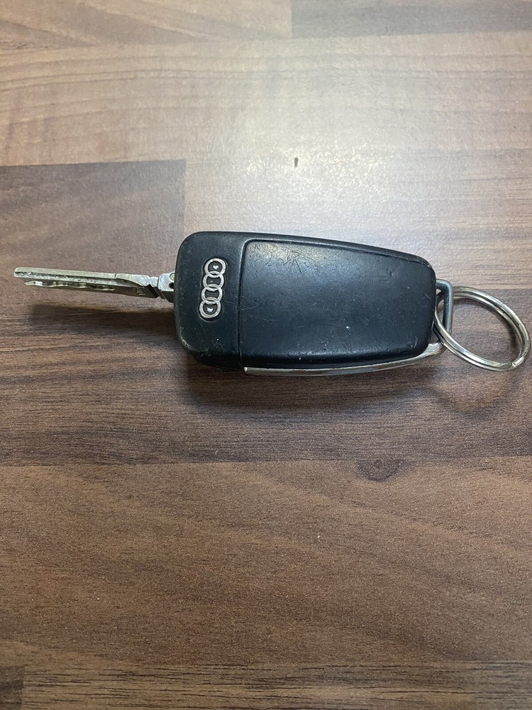 AUDI 3 BUTTON CAR KEY FOB REMOTE USED