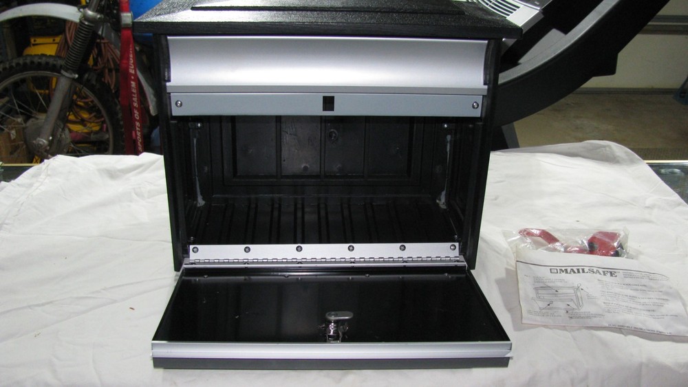 Gibraltar Mailsafe Lockable Security Wall Mount Mailbox MSK00BAM Gibraltar