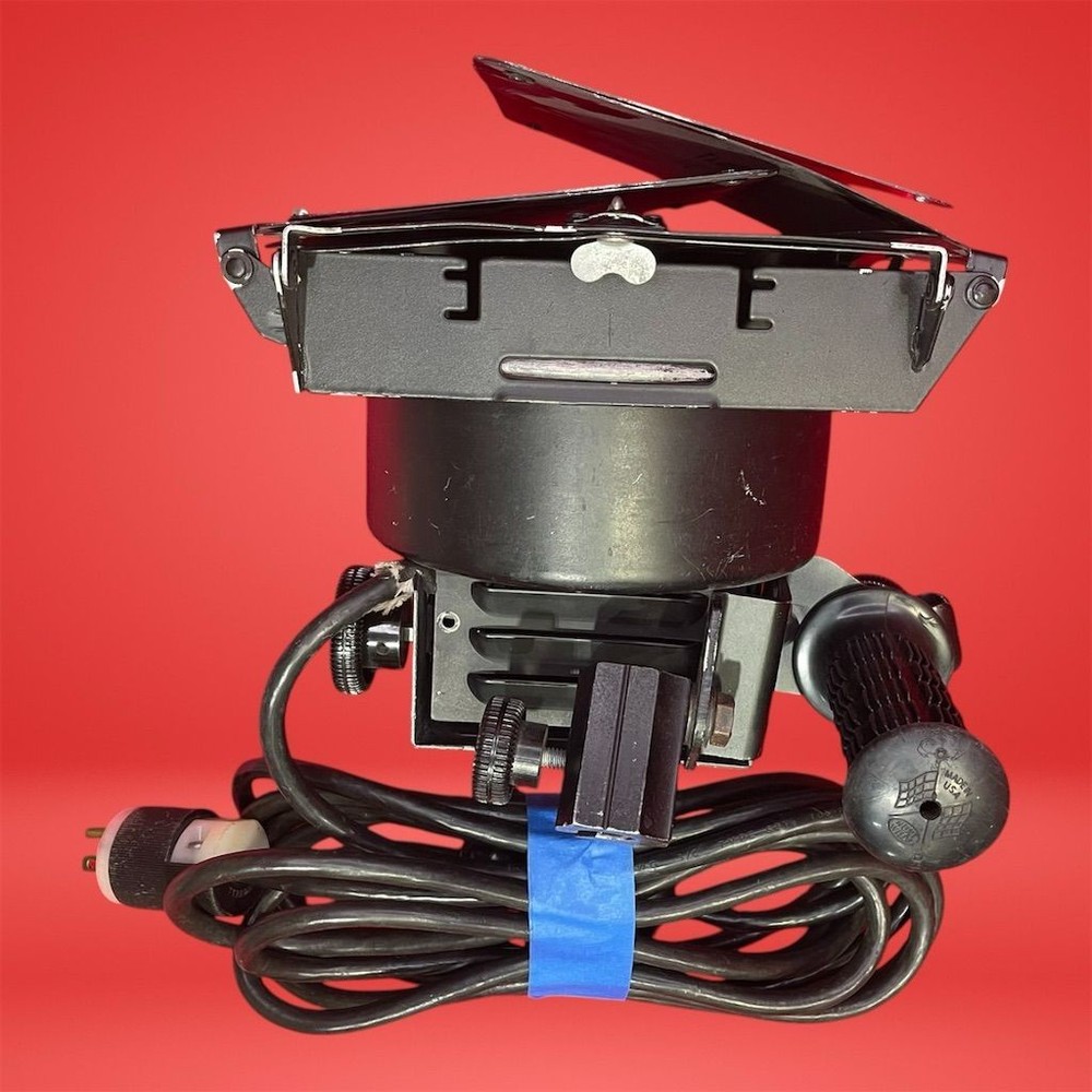 Lowel DP 1000W Continuous Light with Barn Doors and Bulb