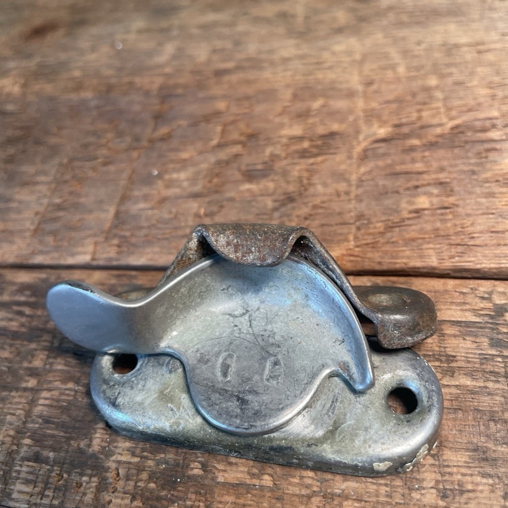 Window Sash Lock Latch Vintage Craftsman Solid Smooth Plate (Replacement)