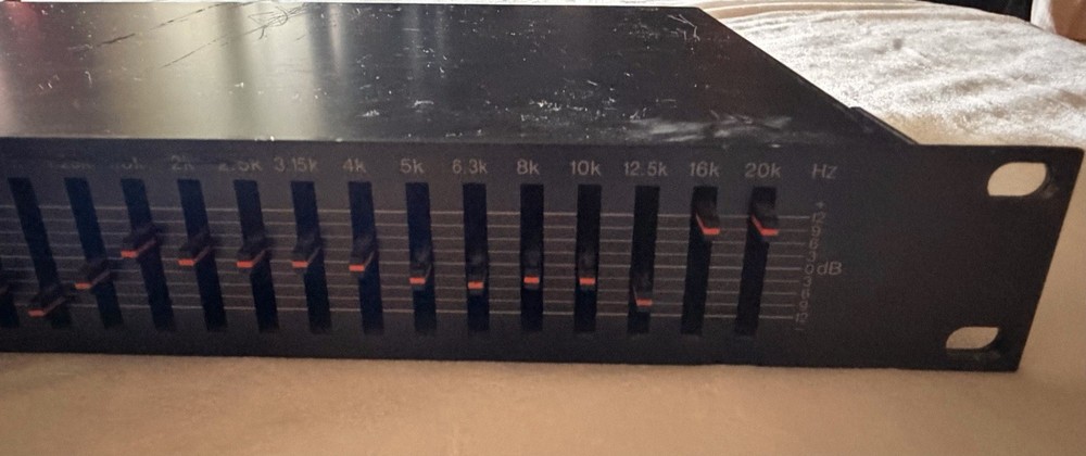 Yamaha GQ1031 Graphic Equalizer