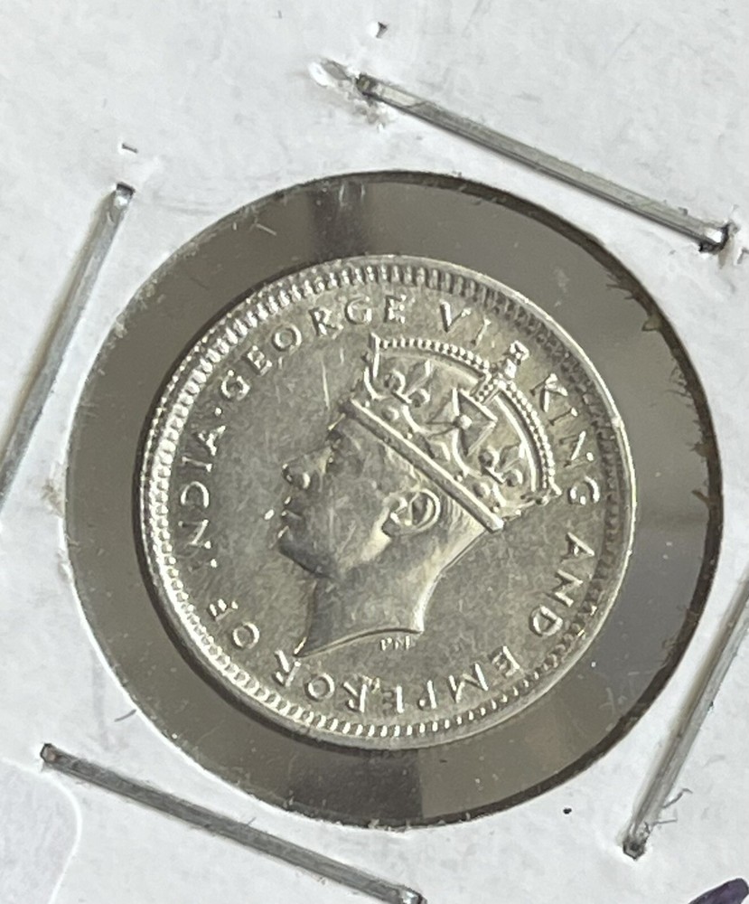 1941 CEYLON • 10 CENT • SILVER COIN UNC