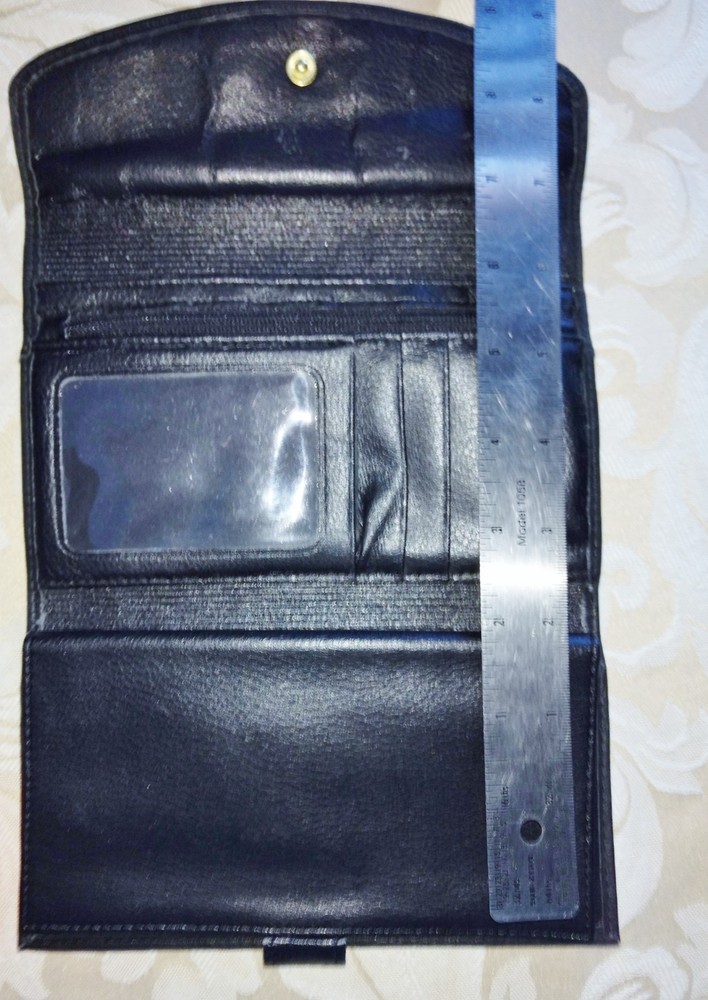 WOMANS BLACK LEATHER CLUTCH WALLET