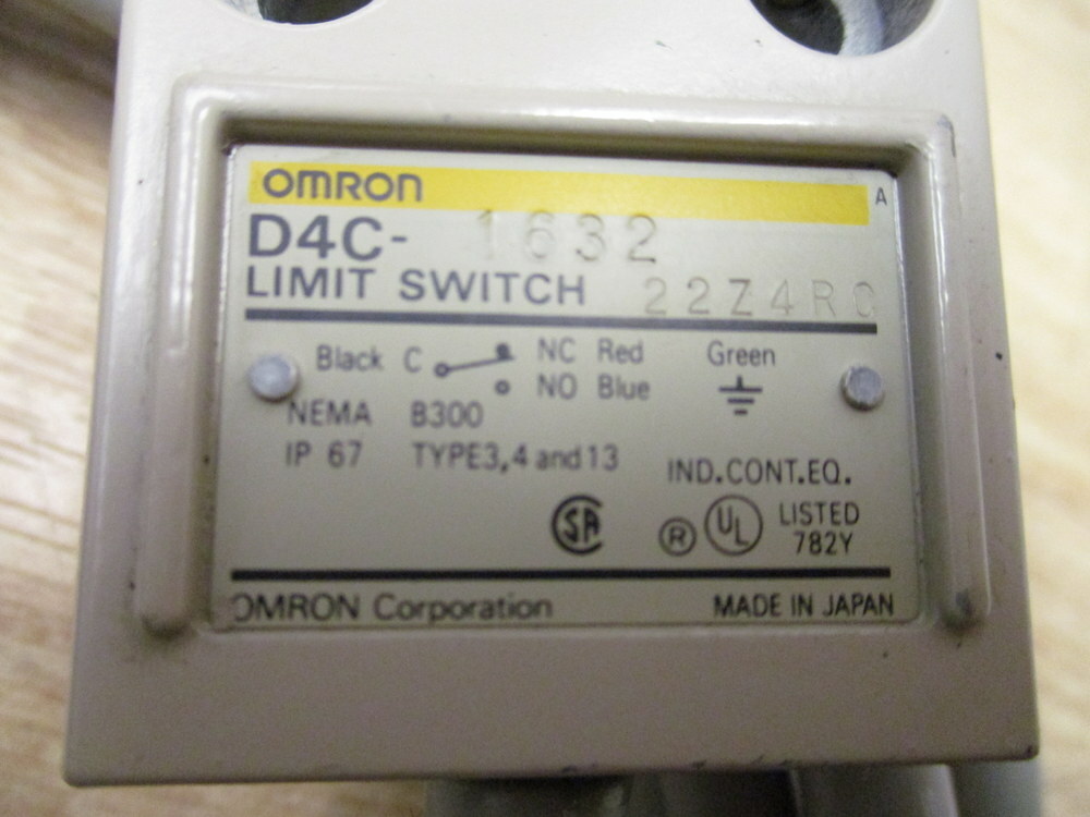 1PCS Limit Switch D4C-1632 D4C 1632
