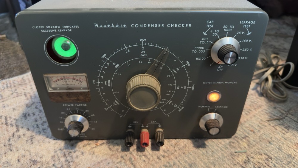 Vintage Heathkit Condenser Checker POWERS ON NOT TESTED