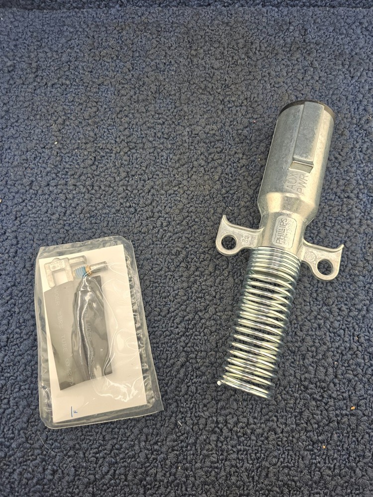PHILLIPS 15-336: Plug, 2-Way, Double Grip, With Spring, Die Cast