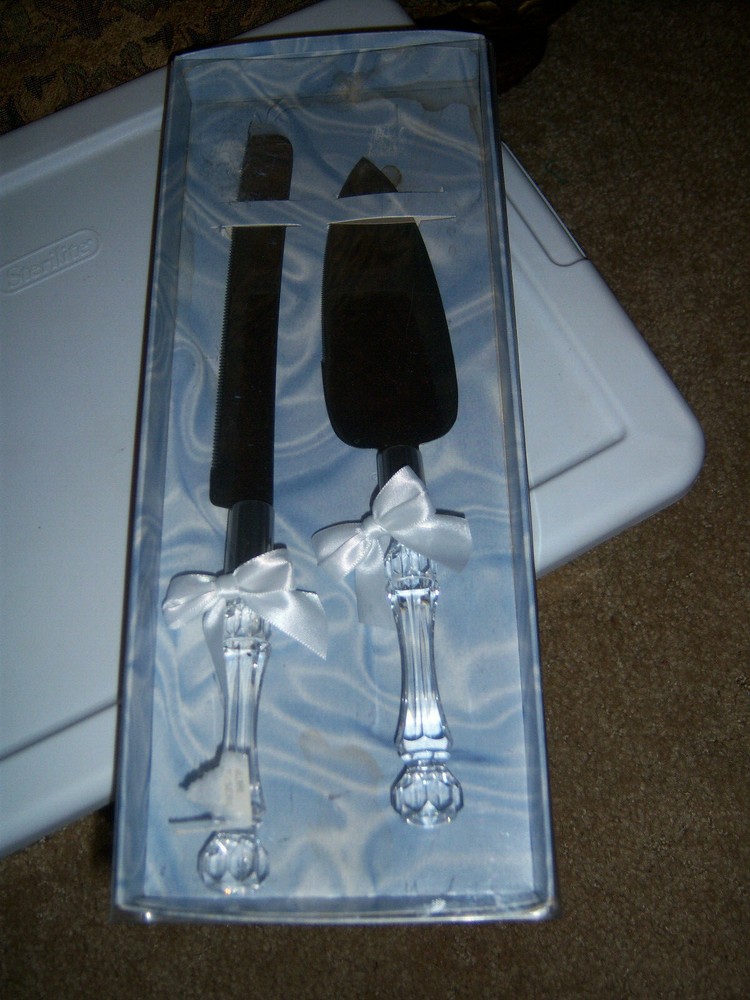NIB Classic Treasure Master WEDDING Engravable Acrylic Knife and Server Set
