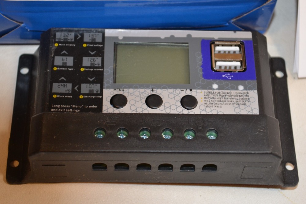 Solar Charge Controller Model W88-C 12V/24V 30A