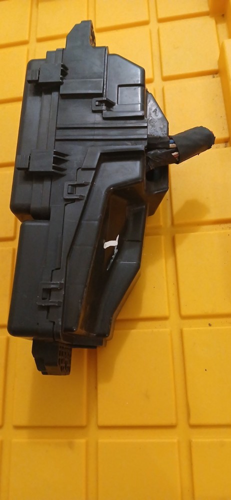 2005 Acura RL Fuse Box