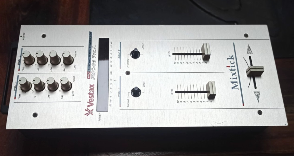 1pcs Vestax PMC-06 Pro A mixing console