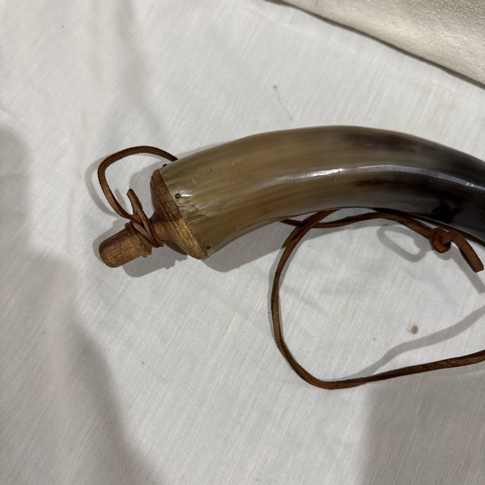 VTG Black Powder Horn Muzzleloader Hunting w/Leather Strap