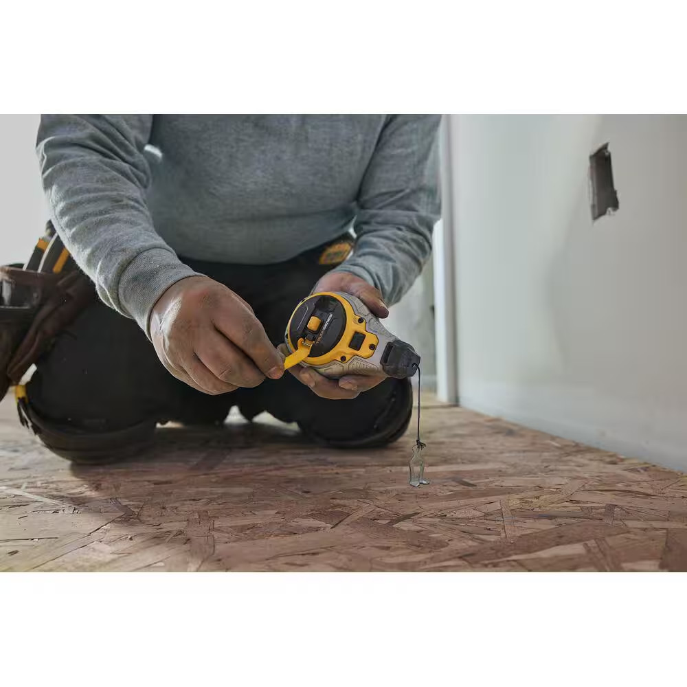 TOUGHSERIES 100 Ft. Chalk Reel