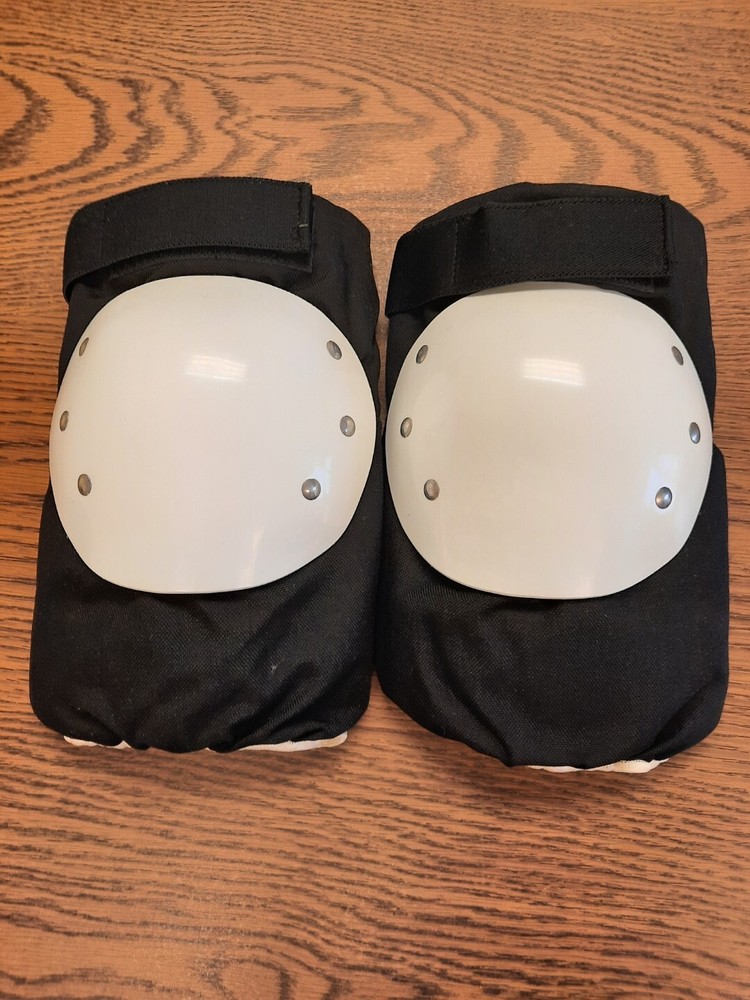 NEW Half pipe knee guards skateboard  Protective for Skateboarding, Hardshell