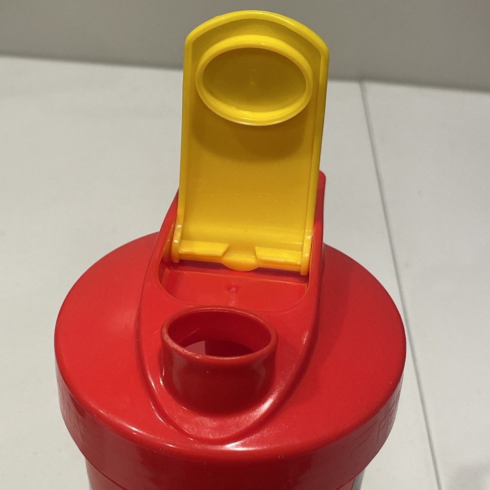 PERFORMA Hulkamania Red Shaker Bottle - 28oz.