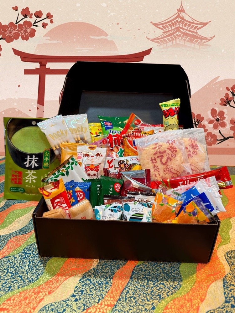 Japanese Snack Gift Box - Assorted 30+ Pieces