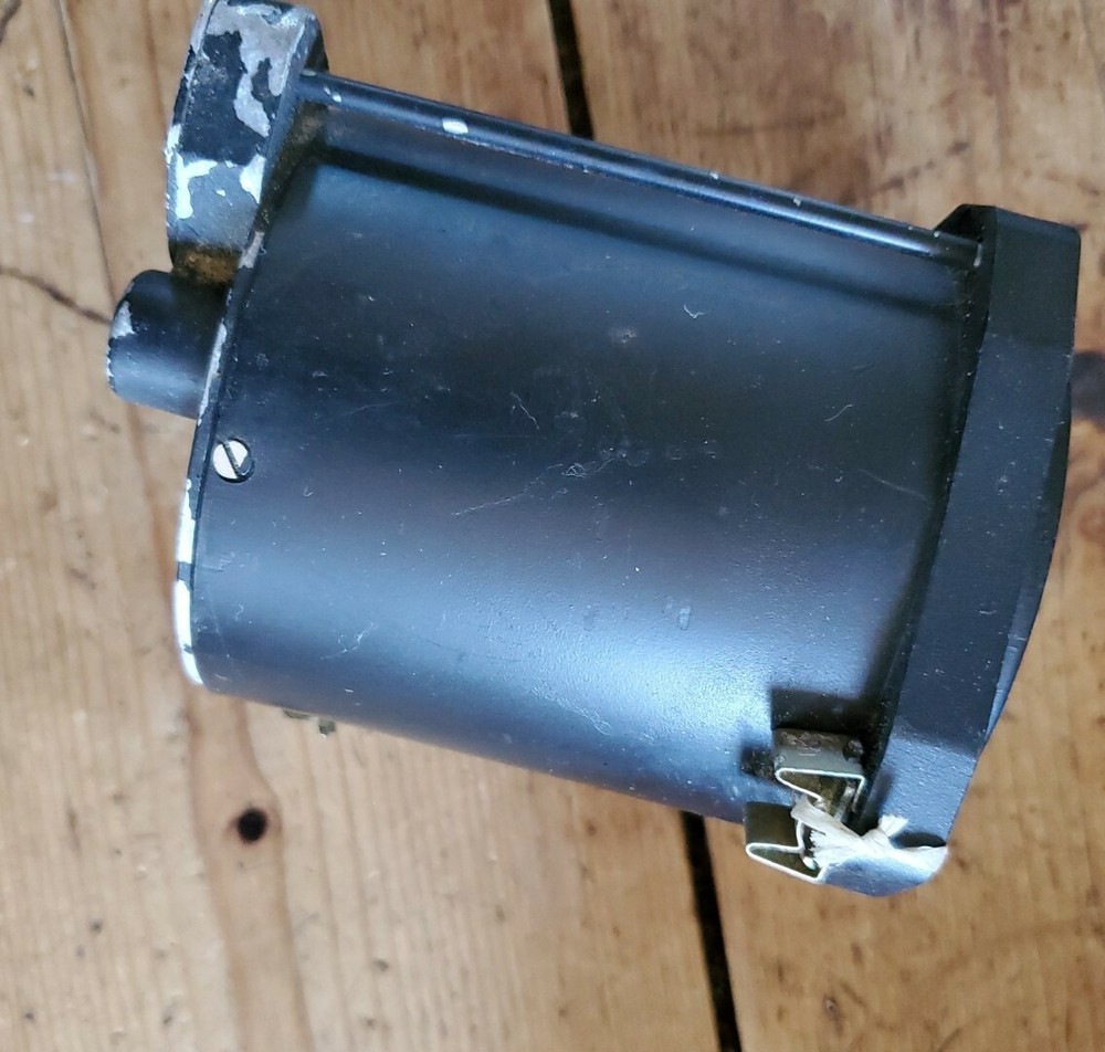 U.M.A UMA Vertical Speed Indicator PN 8-310-20