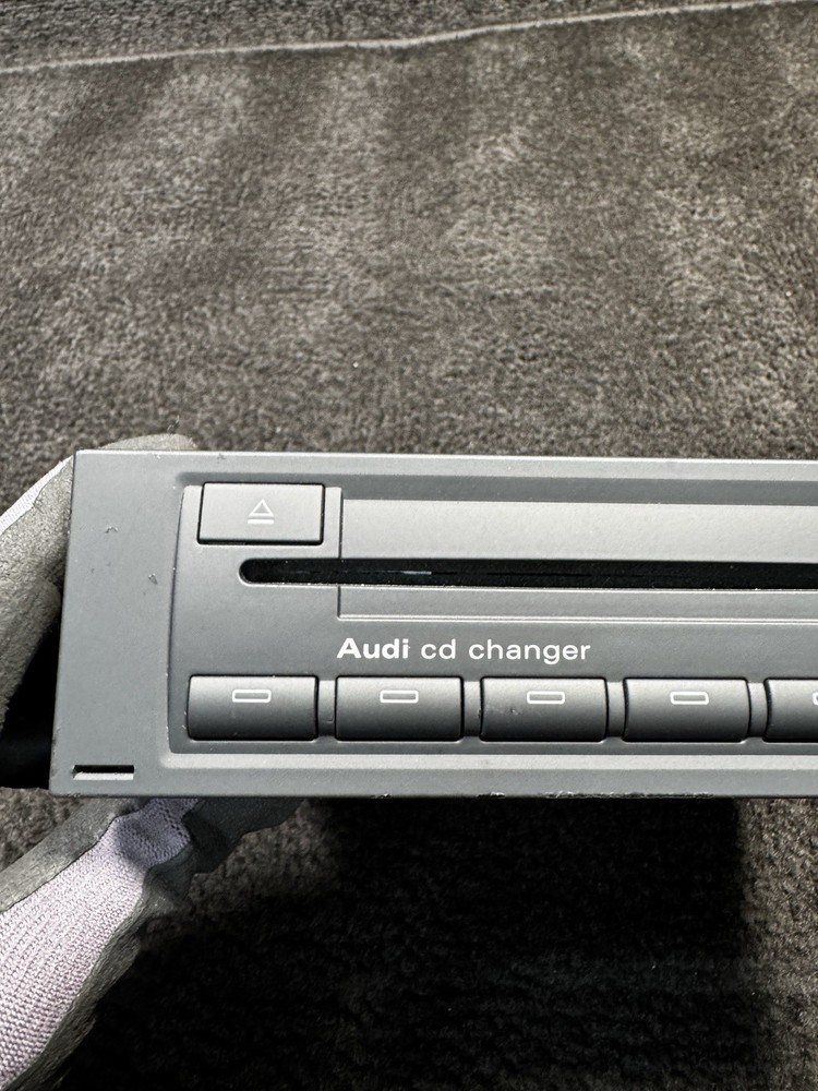 2006-2008 Audi A3 A4 S4 CD Changer Player Receiver OEM 8E0035111D