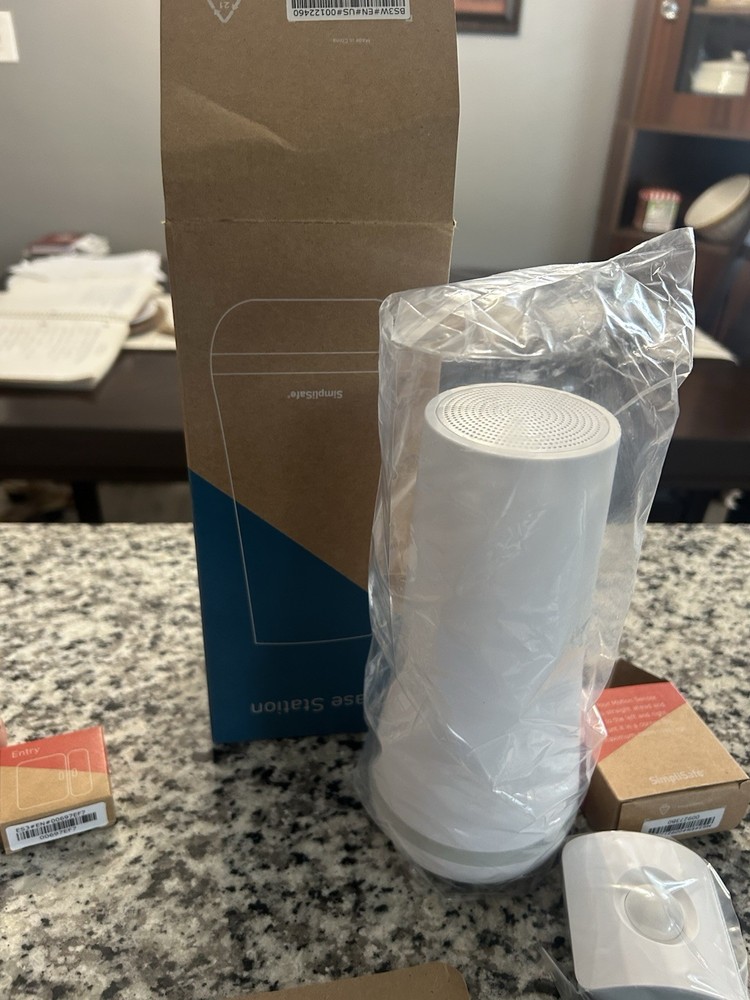 Simplisafe 7 Piece Security System - Brand New Open Box