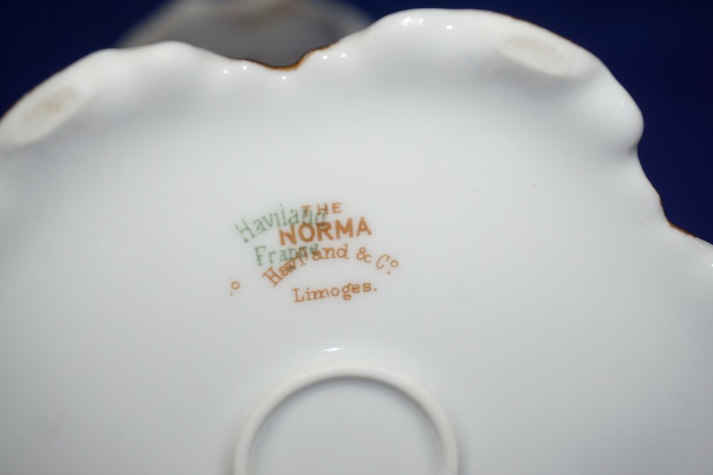 Haviland Schleiger 233 Norma Pitcher, 7 3/4"