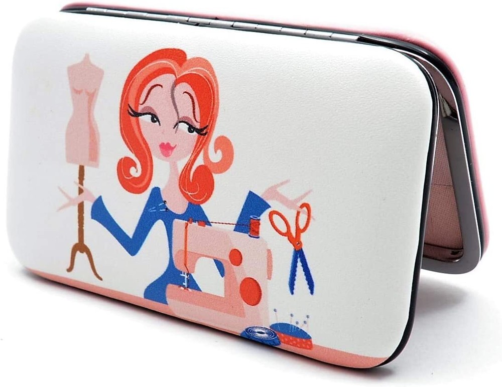 930-41 Travel Sewing Set With Needle And Thread