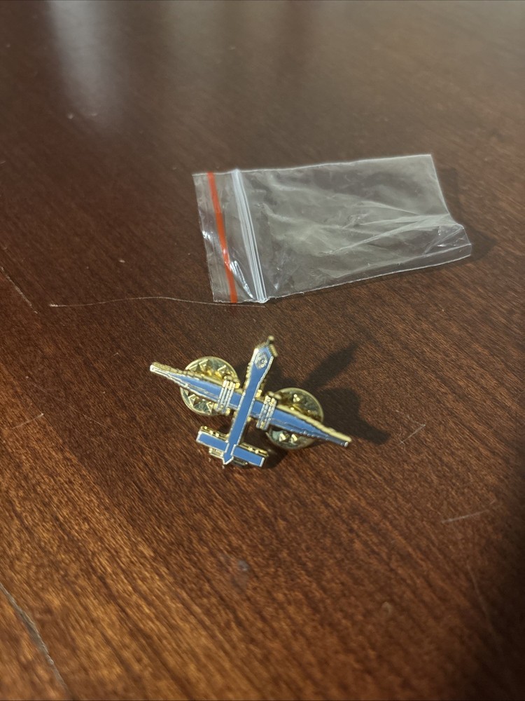 Qilo Rug Style Drone Pin