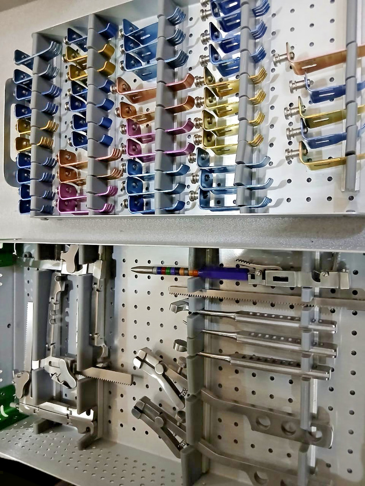 Koros Black Belt Cervical Retractor Set