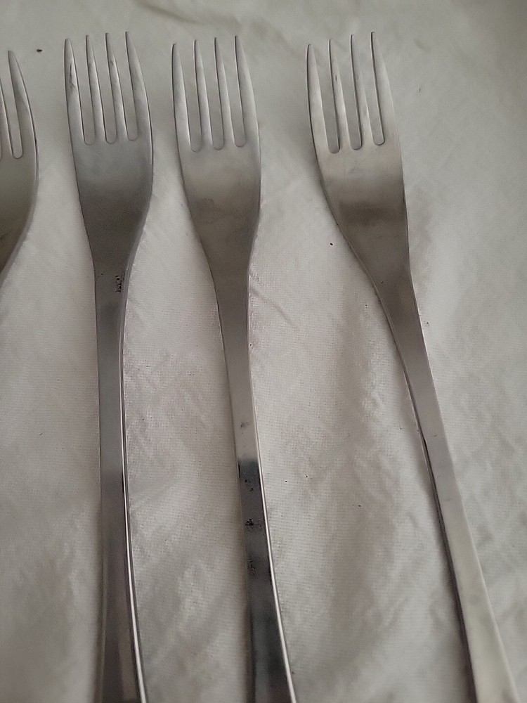 4 Oneida OHS455 Modern Satin Stainless Forks