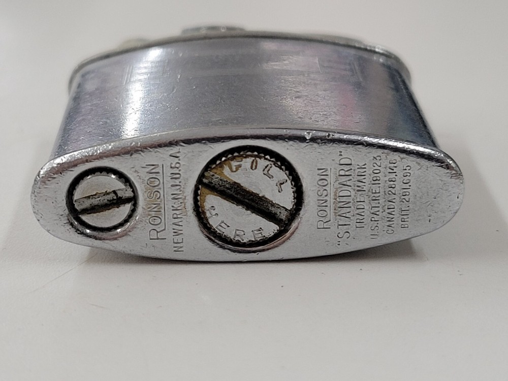 Vintage Ronson Cigarette Lighter With 4 Ronson Flints. Lighter Untested. USA