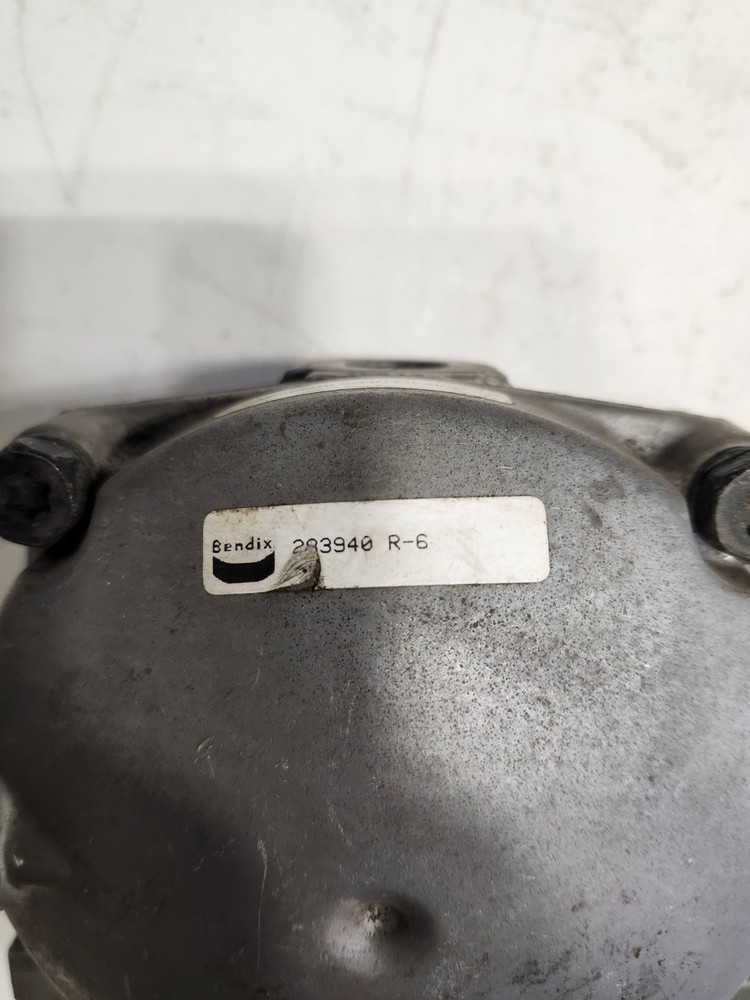 BENDIX 283940 R-6 RELAY VALVE