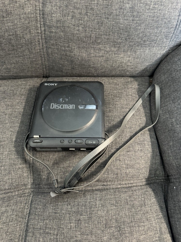 Sony D-2 Discman CD Player - Tested Works