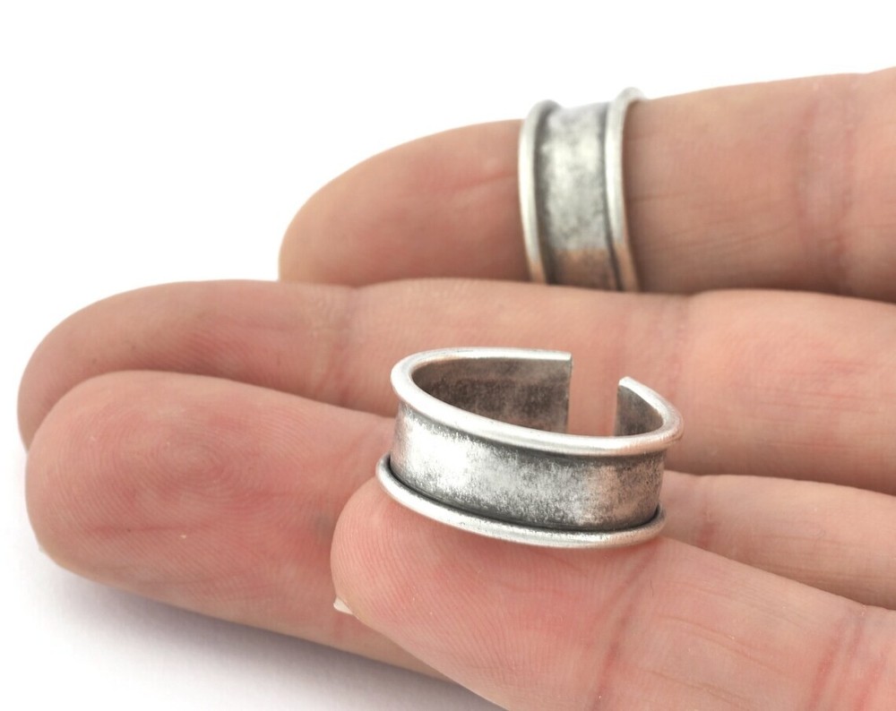 Ring Blank, Adjustable Ring Antique Silver Plated brass 5196
