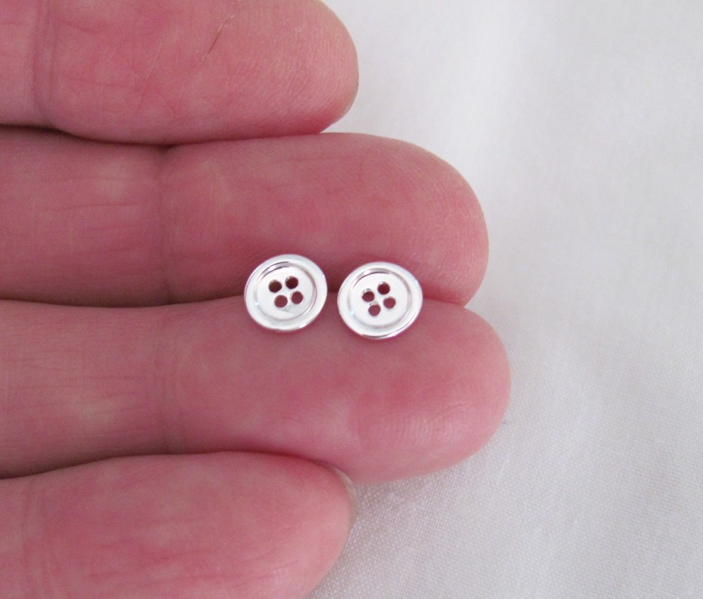 Sterling Silver 7mm dainty button post stud earrings.