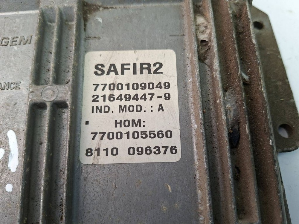 Renault Twingo II 2008 Genuine Engine Control Unit ECU 7700109275