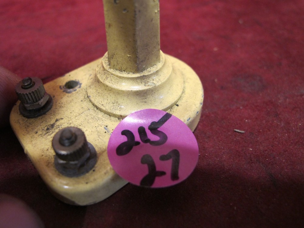 LIONEL YELLOW Lamp Post #58~working.