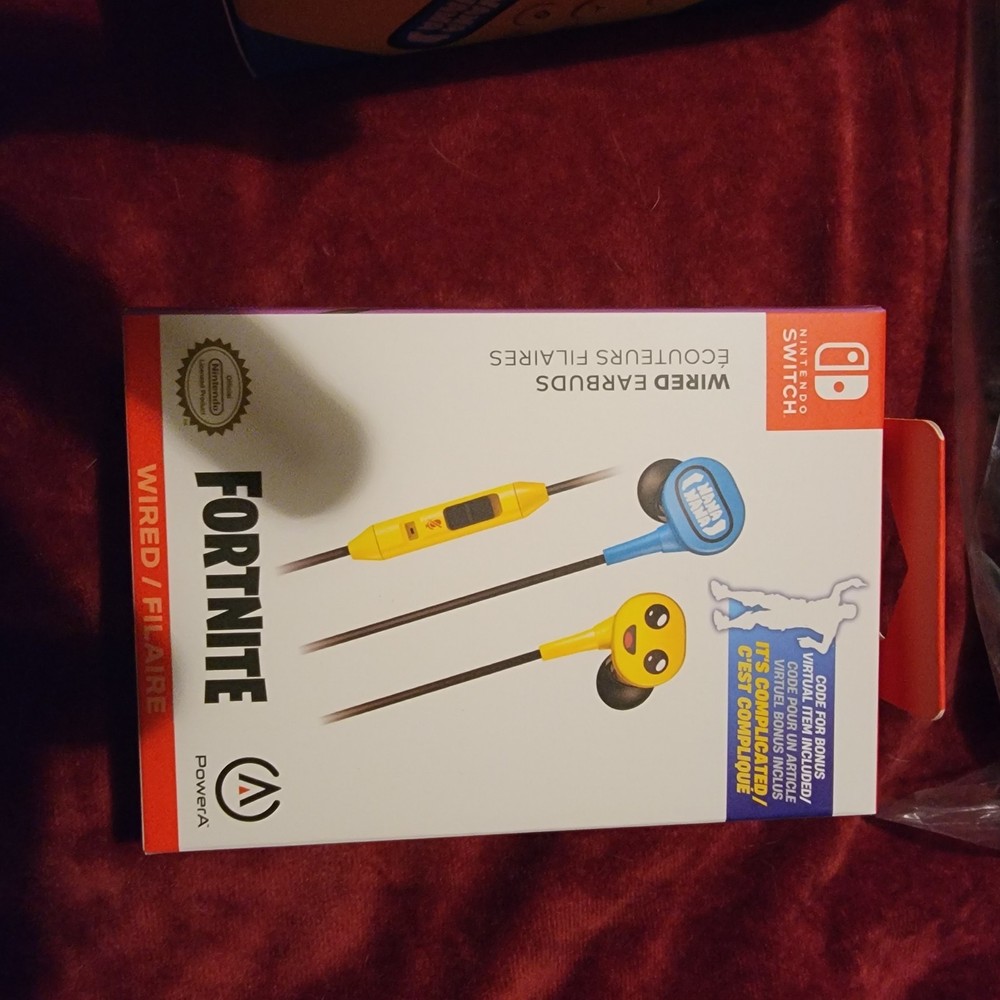 Fortnite Nintendo Switch Peely Bundle Case Controller Headphone Sealed w/ Codes